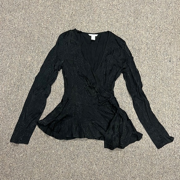 H&M snake pattern formal top - Picture 1 of 3